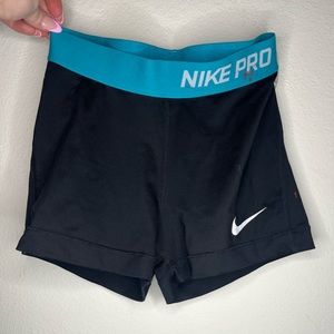 Nike pro Woman’s shorts